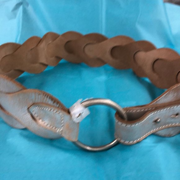 Old Navy Accessories - NWT Leather Silver & Tan Belt Old Navy Accessories - NWT Leather Silver & Tan Belt